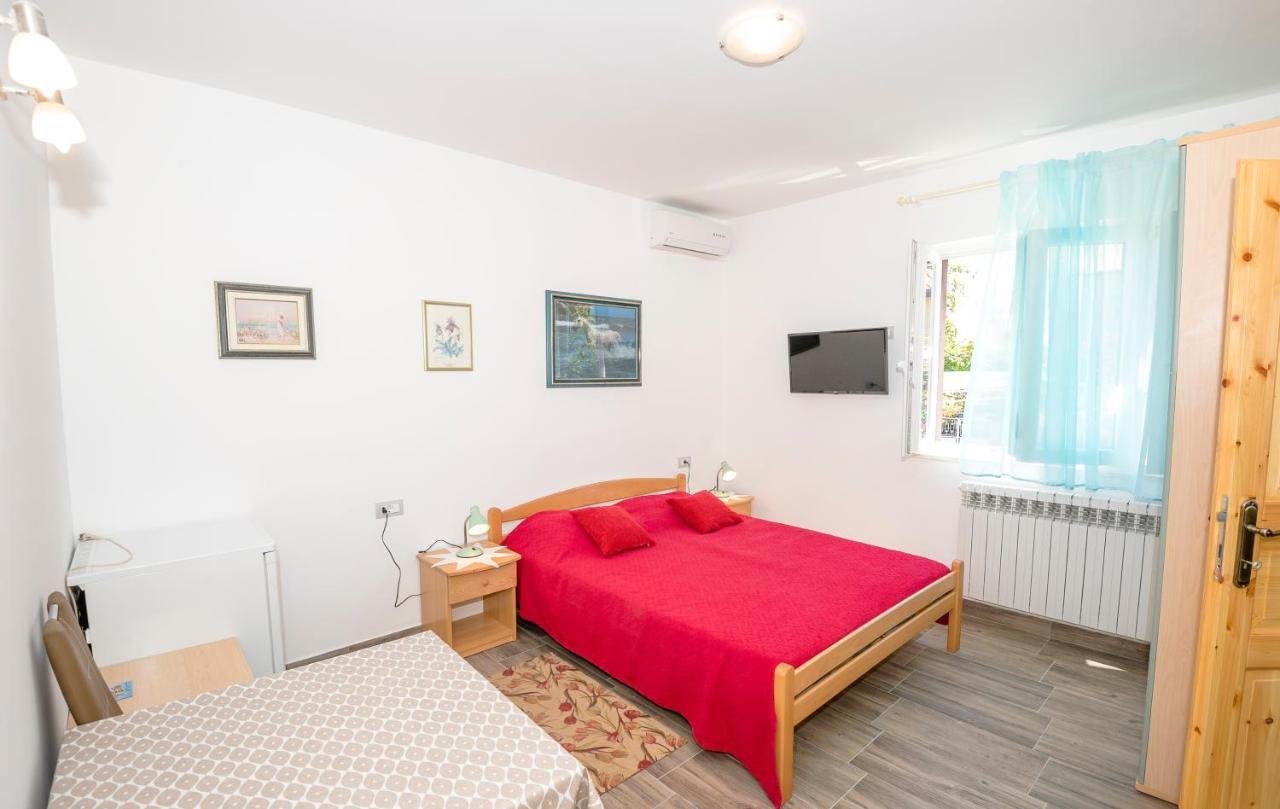 Guest House Ab Adria Home Rovigno Esterno foto