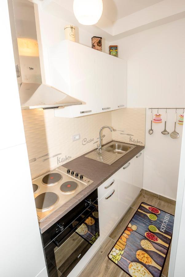 Guest House Ab Adria Home Rovigno Esterno foto