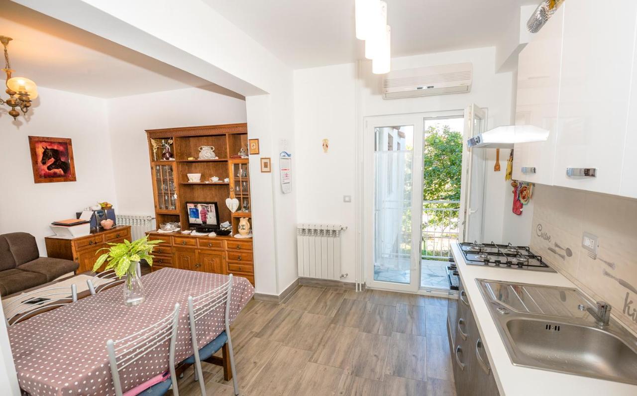 Guest House Ab Adria Home Rovigno Esterno foto