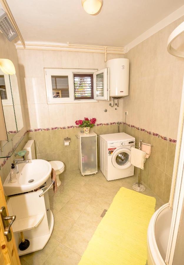 Guest House Ab Adria Home Rovigno Esterno foto